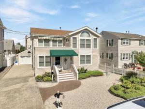 newlistingbaysidebeauty121wnewjerseyavenuebeachhaventerracelbt1749000